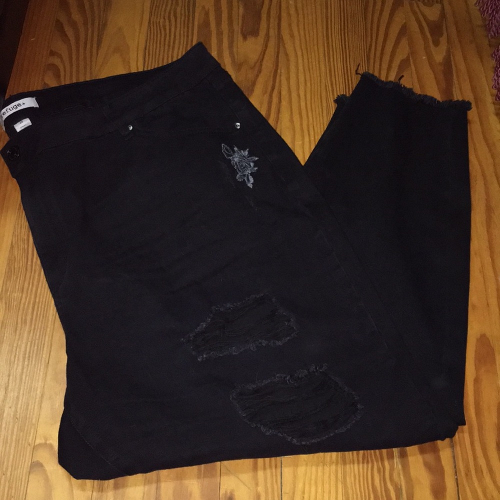 Rose embroidered jeans